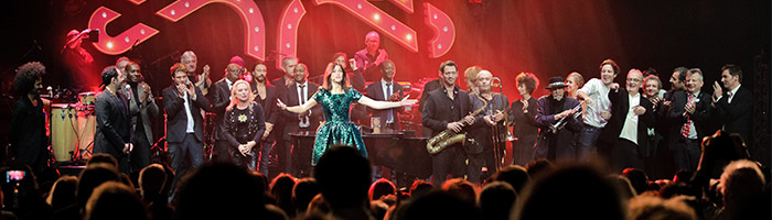 Les lauréats sur la scène des Folies Bergère